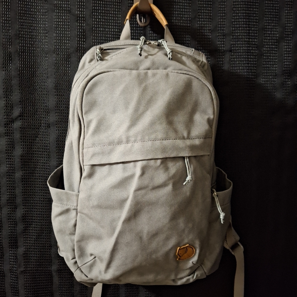 Fjallraven Backpack BRAND NEW Raven 20
